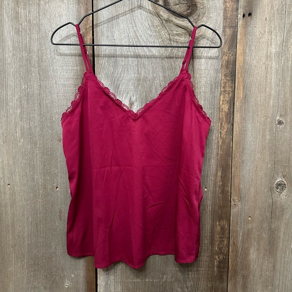 Abercrombie & Fitch Lace Trim Camisole Tank in Burgundy Wine Size Small Women’s - Picture 1 of 11